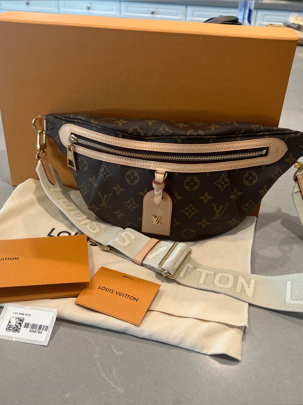 Louis Vuitton Monogram Canvas Crossbody Bumbag Cream Strap high rise USED ONCE